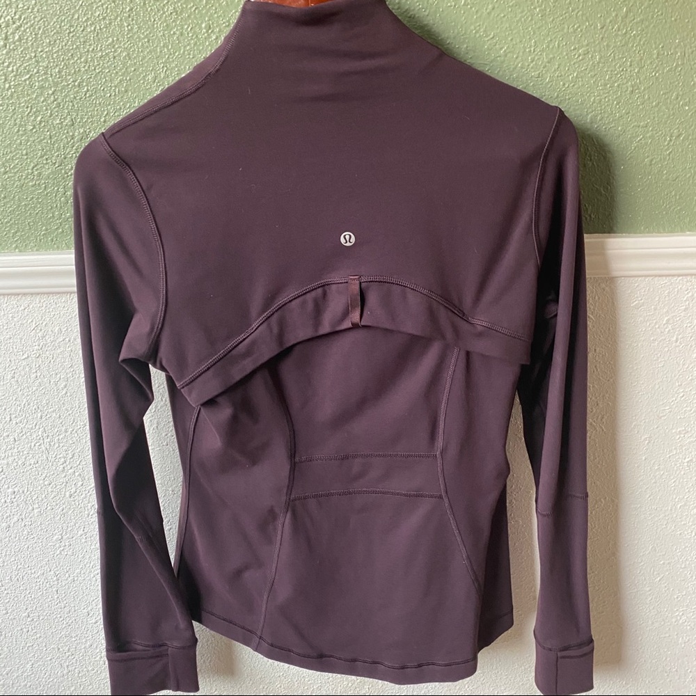 2000’s Lululemon Plum Zip-Up 🍄 - Picture 5 of 6
